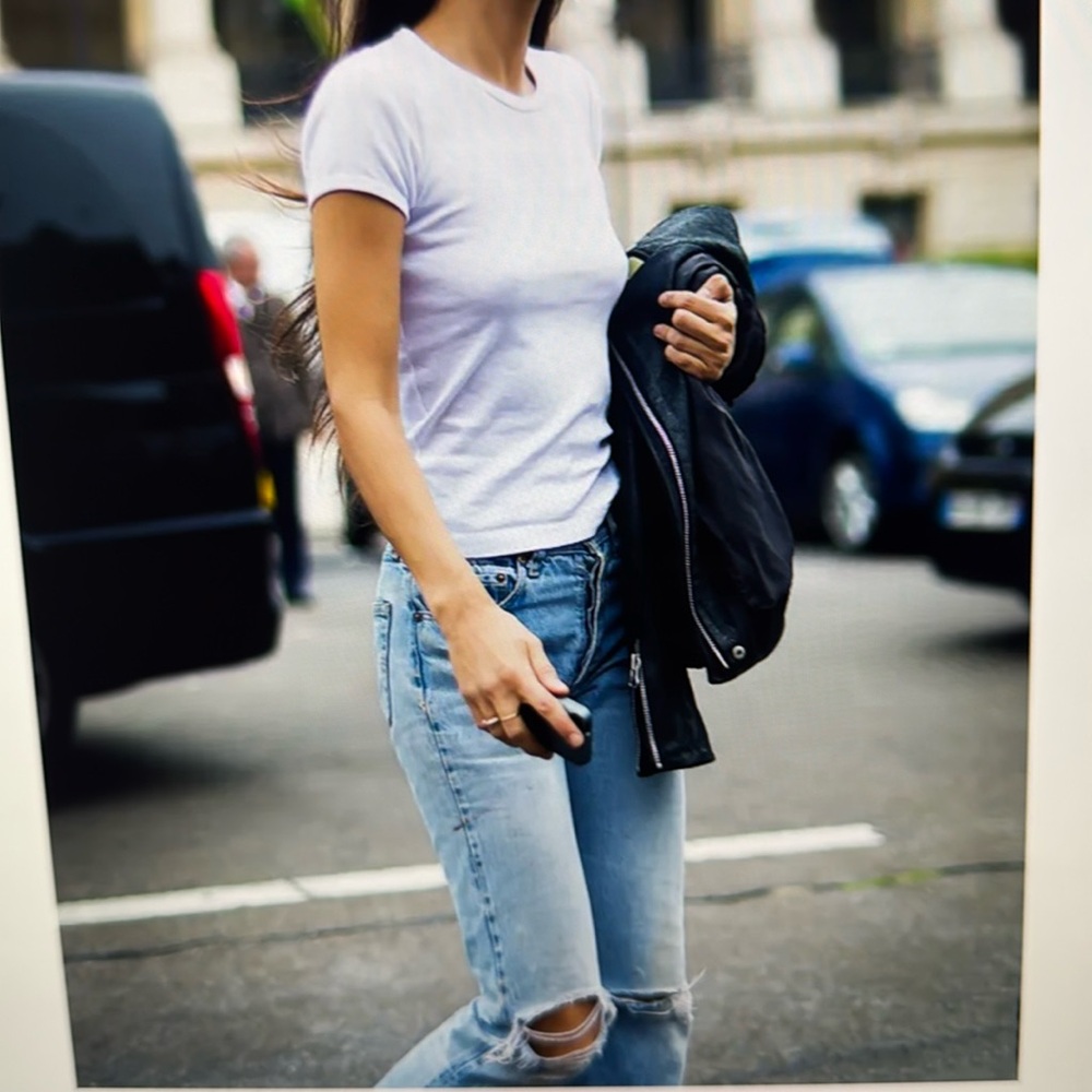 🆕J CREW White Tee - Picture 5 of 13